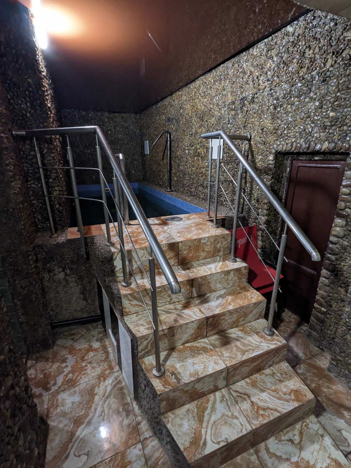 Теплий басейн